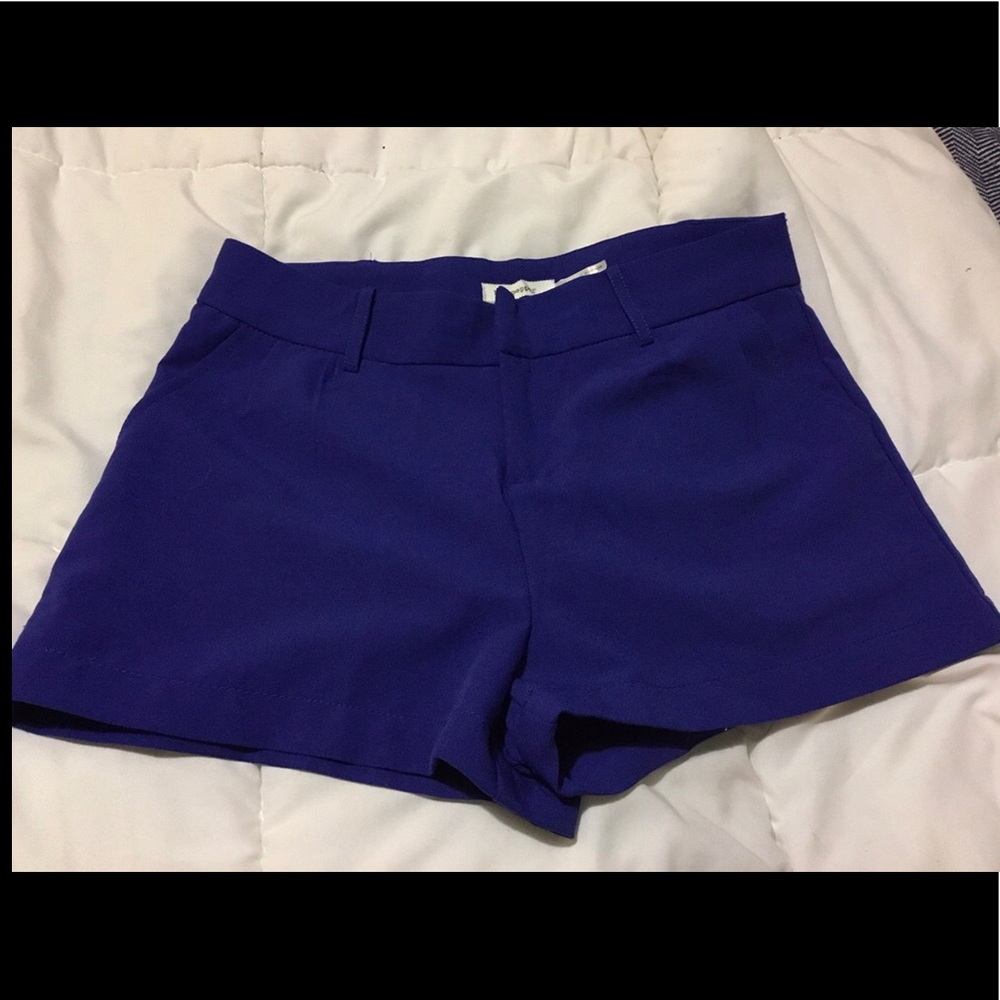 Women’s blue dress shorts. Size s
